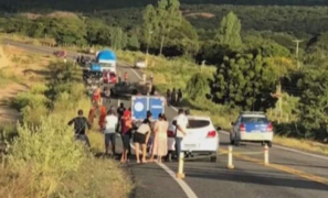 Tragédia na Passagem do Angico | carro tomba na rodovia e deixa dois homens mortos em Jacaraci