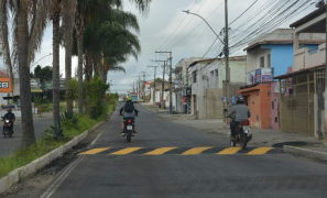 Avenida Bartolomeu de Gusmão | novos quebra-molas provocam acidentes em Vitória da Conquista